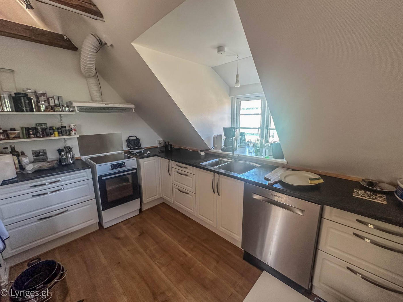 Будинок, 1927 м², 321 000$ — FAKTOR